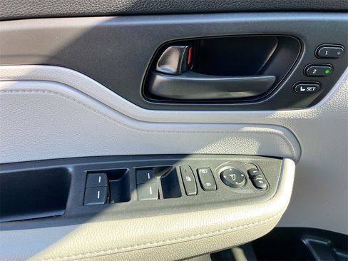 Used 2022 Honda Odyssey EX-L image 17