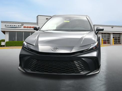 Used 2026 Toyota Camry SE FWD image 8