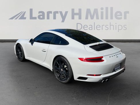 Used 2019 Porsche 911 Carrera RWD image 3