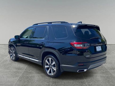 Used 2025 Honda Pilot Elite image 3