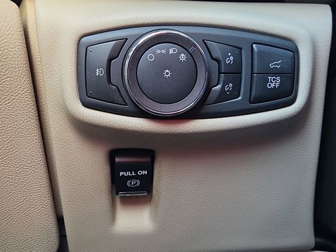 Used 2019 Lincoln Nautilus Reserve image 19