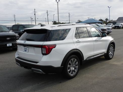 New 2025 Ford Explorer Platinum image 5