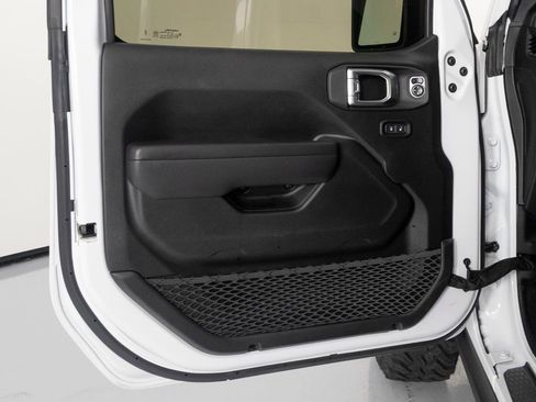 Used 2024 Jeep Wrangler S AWD/4WD image 9