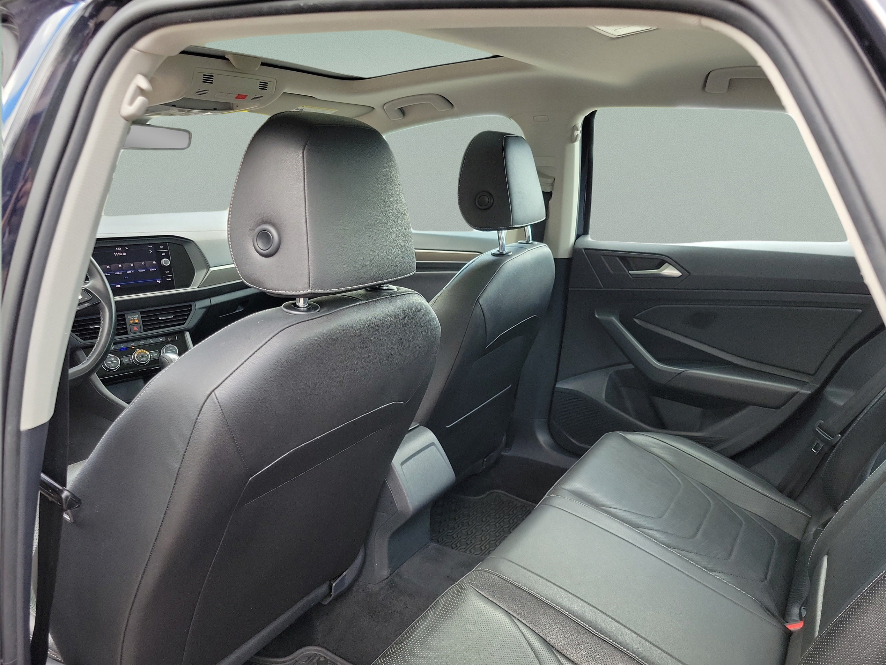 Used 2019 Volkswagen Jetta SEL Premium FWD image 12