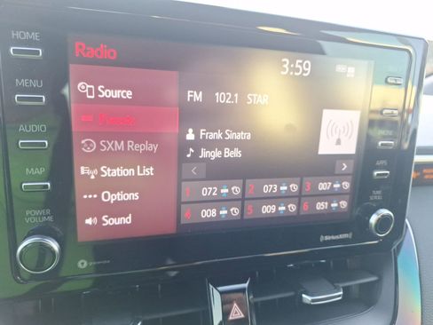 Used 2021 Toyota Corolla SE image 25