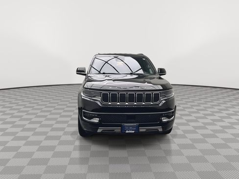 Used 2024 Jeep Wagoneer Series III AWD/4WD image 38