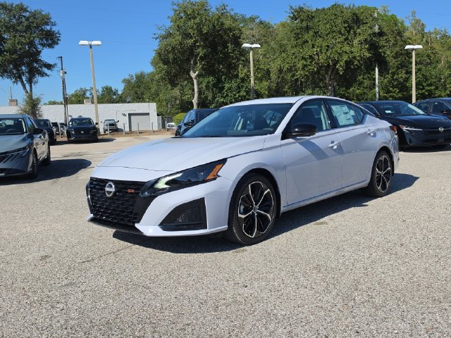 New 2026 Nissan Altima 2.5 SR w/ SR Premium Package FWD image 4