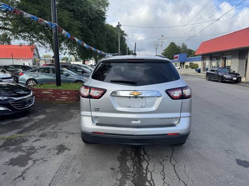 Used 2016 Chevrolet Traverse LT w/ Style and Technology Package AWD/4WD image 4