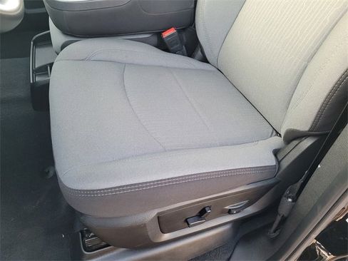 Used 2024 RAM 2500 Big Horn w/ Bed Utility Group image 10