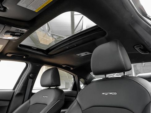 Used 2024 Kia Forte GT-Line w/ GT-Line Premium Package image 5