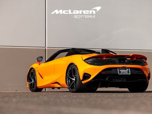 Used 2024 McLaren 750S Spider RWD image 7