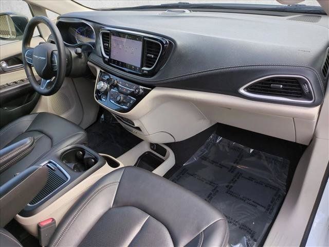 Used 2024 Chrysler Pacifica Limited FWD image 22