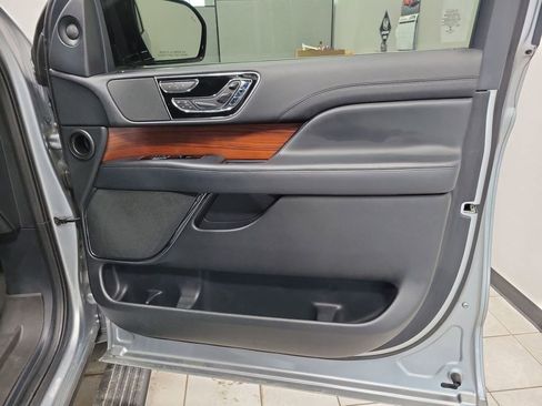 Used 2022 Lincoln Navigator Reserve image 20