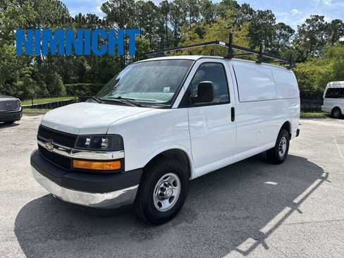 Certified 2017 Chevrolet Express 2500 w/ Express Access Plus Package RWD image 1
