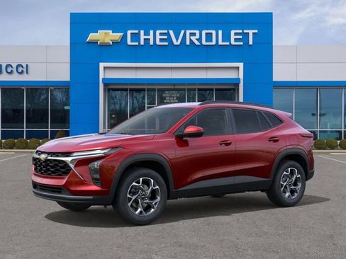 New 2026 Chevrolet Trax LT image 2