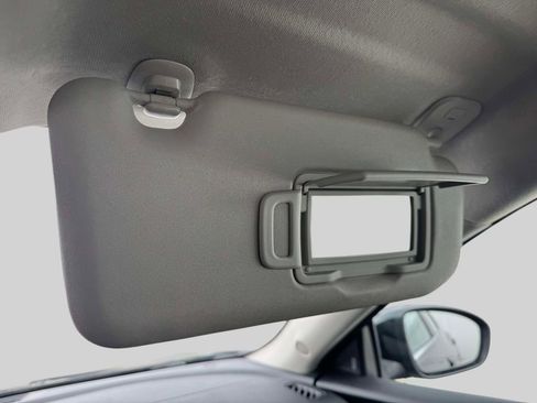 Used 2025 Nissan Sentra S image 30