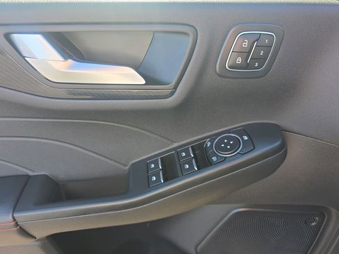 Certified 2023 Ford Escape ST-Line Elite AWD/4WD image 16