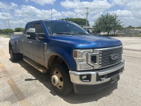 Used 2022 Ford F350 Lariat w/ Chrome Package AWD/4WD image 3