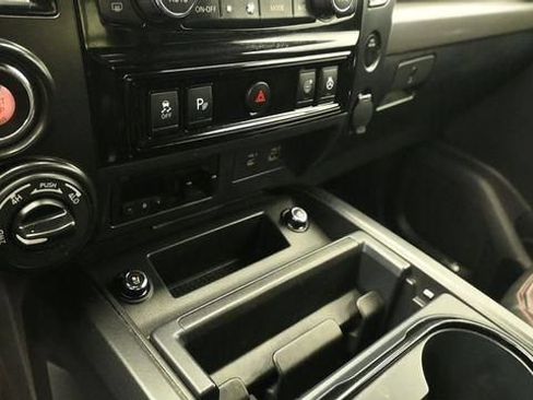 Used 2021 Nissan Titan PRO-4X w/ Pro-4x Convenience Package AWD/4WD image 20