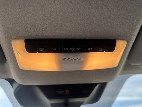 Certified 2025 Nissan Kicks S AWD/4WD image 19