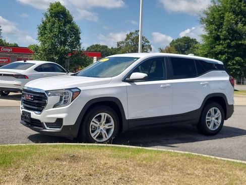 Used 2024 GMC Terrain SLE FWD image 7