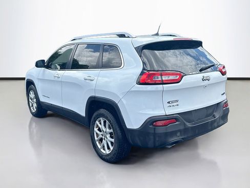 Used 2016 Jeep Cherokee Latitude w/ Cold Weather Group AWD/4WD image 6