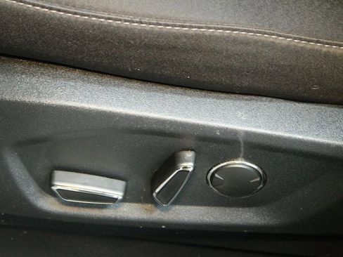 Used 2019 Ford Edge SEL image 20