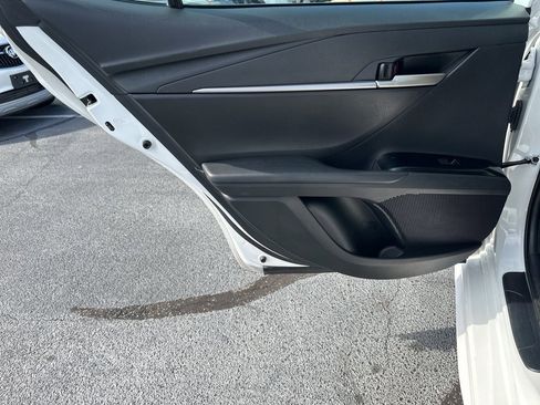 Used 2025 Toyota Camry SE image 19