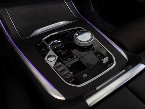 Used 2023 BMW X7 xDrive40i w/ Executive Package image 41