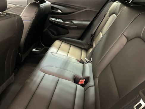 Used 2025 Buick Envista Sport Touring w/ Convenience II Package FWD image 5