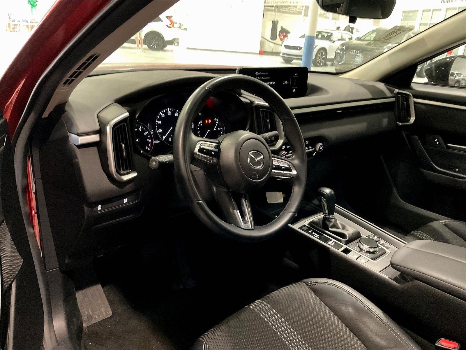 Used 2025 MAZDA CX-50 AWD 2.5 S w/ Select Package image 4
