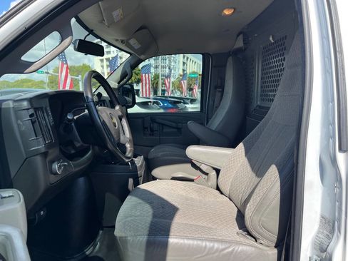Used 2021 Chevrolet Express 2500 w/ Driver Convenience Package image 10