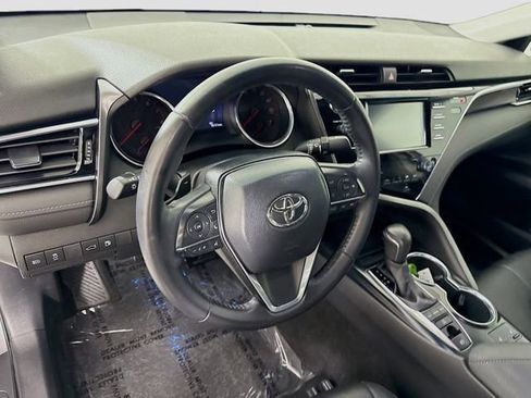 Certified 2018 Toyota Camry XSE FWD image 9