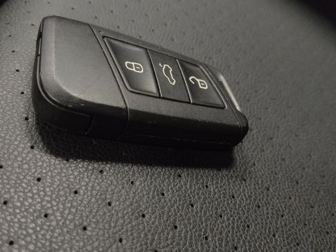Used 2019 Volkswagen Jetta SE FWD image 32