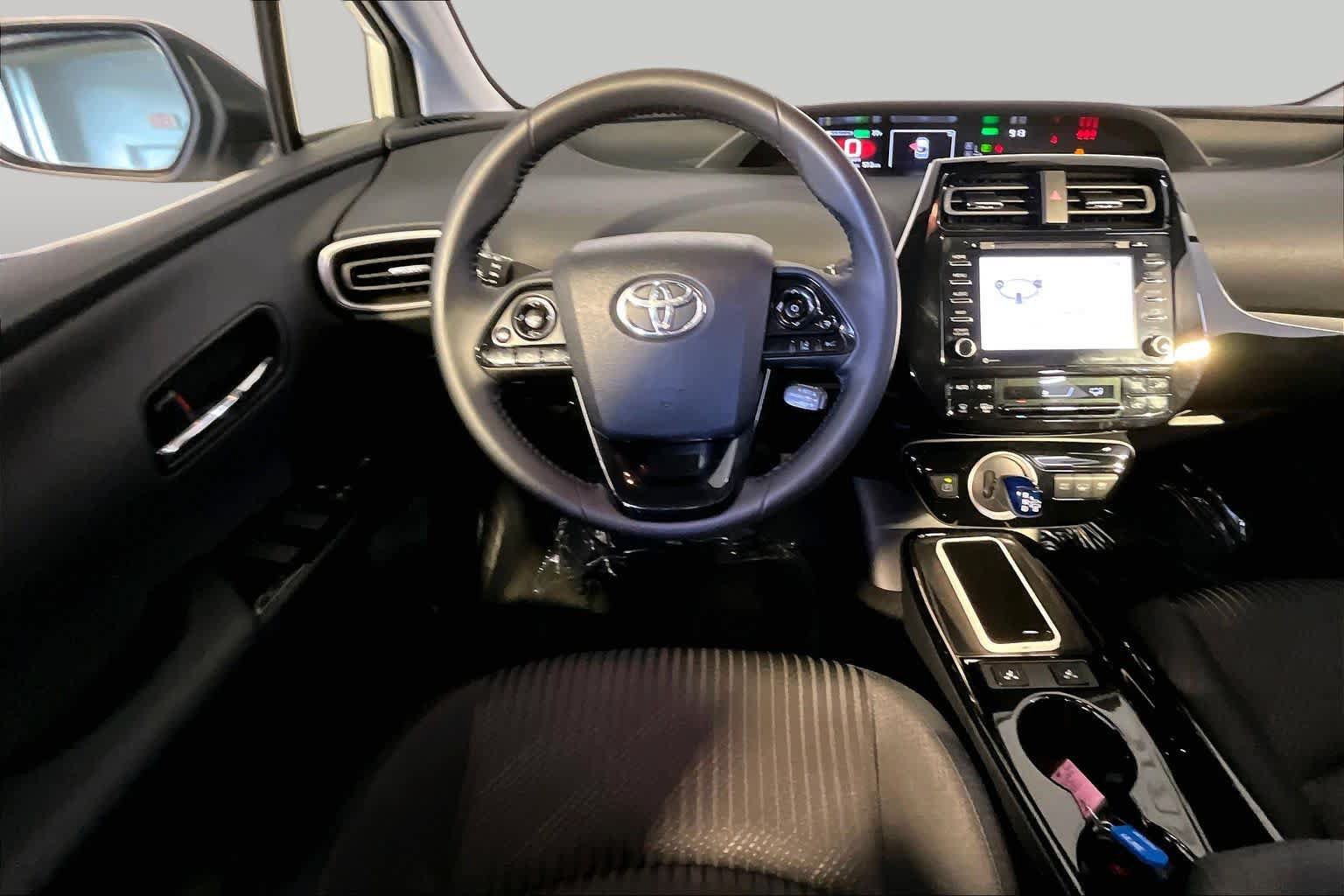 Used 2022 Toyota Prius Prime LE FWD image 6