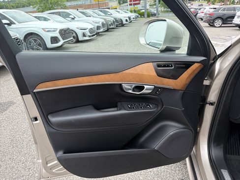 Used 2024 Volvo XC90 B6 Plus AWD/4WD image 5