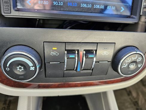 Used 2010 Chevrolet Impala LT w/ Convenience Package image 18