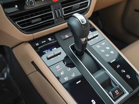 New 2026 Porsche Macan image 20