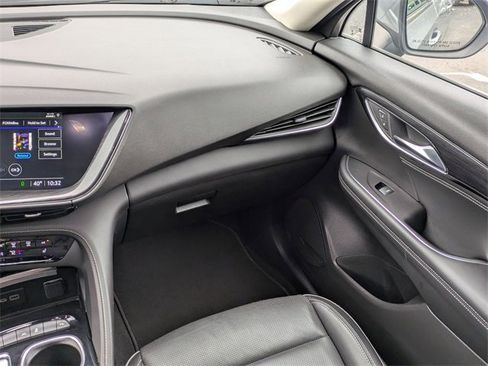 Used 2023 Buick Envision Essence image 18