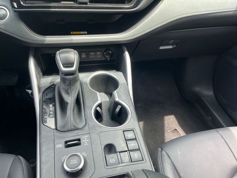 Used 2025 Toyota Highlander XSE AWD/4WD image 43