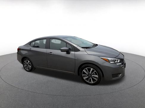 Used 2025 Nissan Versa SV FWD image 2