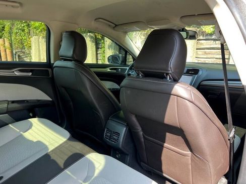 Used 2020 Ford Fusion SE w/ Equipment Group 151A image 23