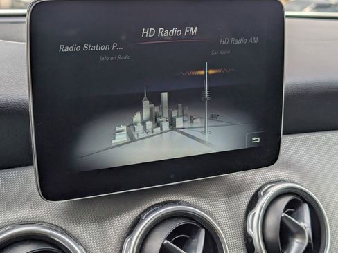 Certified 2020 Mercedes-Benz GLA 250 4MATIC image 15