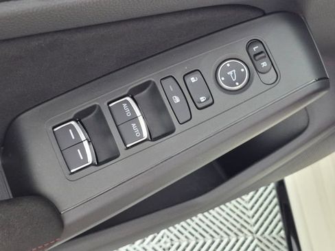 Used 2025 Honda Civic Type R image 11