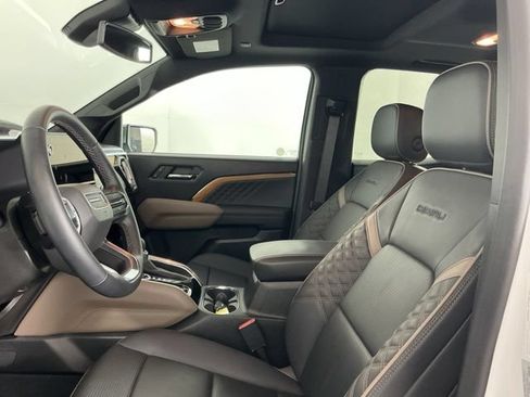 Used 2024 GMC Canyon Denali AWD/4WD image 15