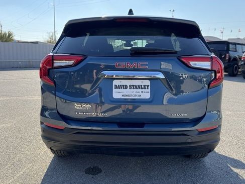 Used 2024 GMC Terrain SLE w/ Fleet Convenience Package image 5