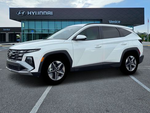 New 2026 Hyundai Tucson SEL FWD image 2
