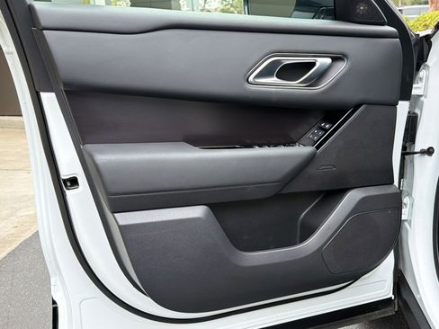 Used 2026 Land Rover Range Rover Velar Dynamic SE image 21