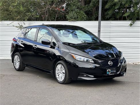Used 2025 Nissan Leaf S FWD image 6