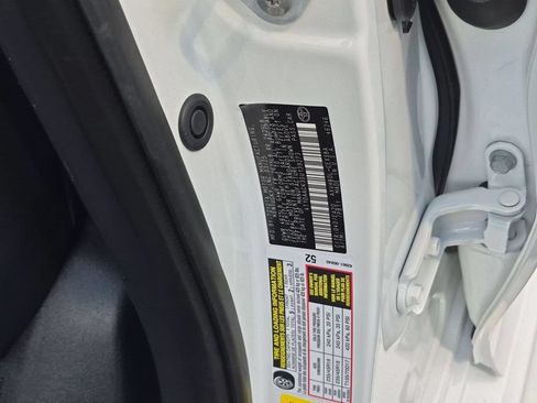 Used 2025 Toyota Camry SE FWD image 30